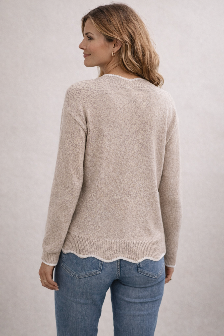 Éléonore — Wavy V-Neck Sweater